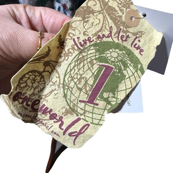 One World NWT Poinsettia Holiday Asymmetrical Top 2X Rhinestone Floral Christmas - Picture 9 of 14